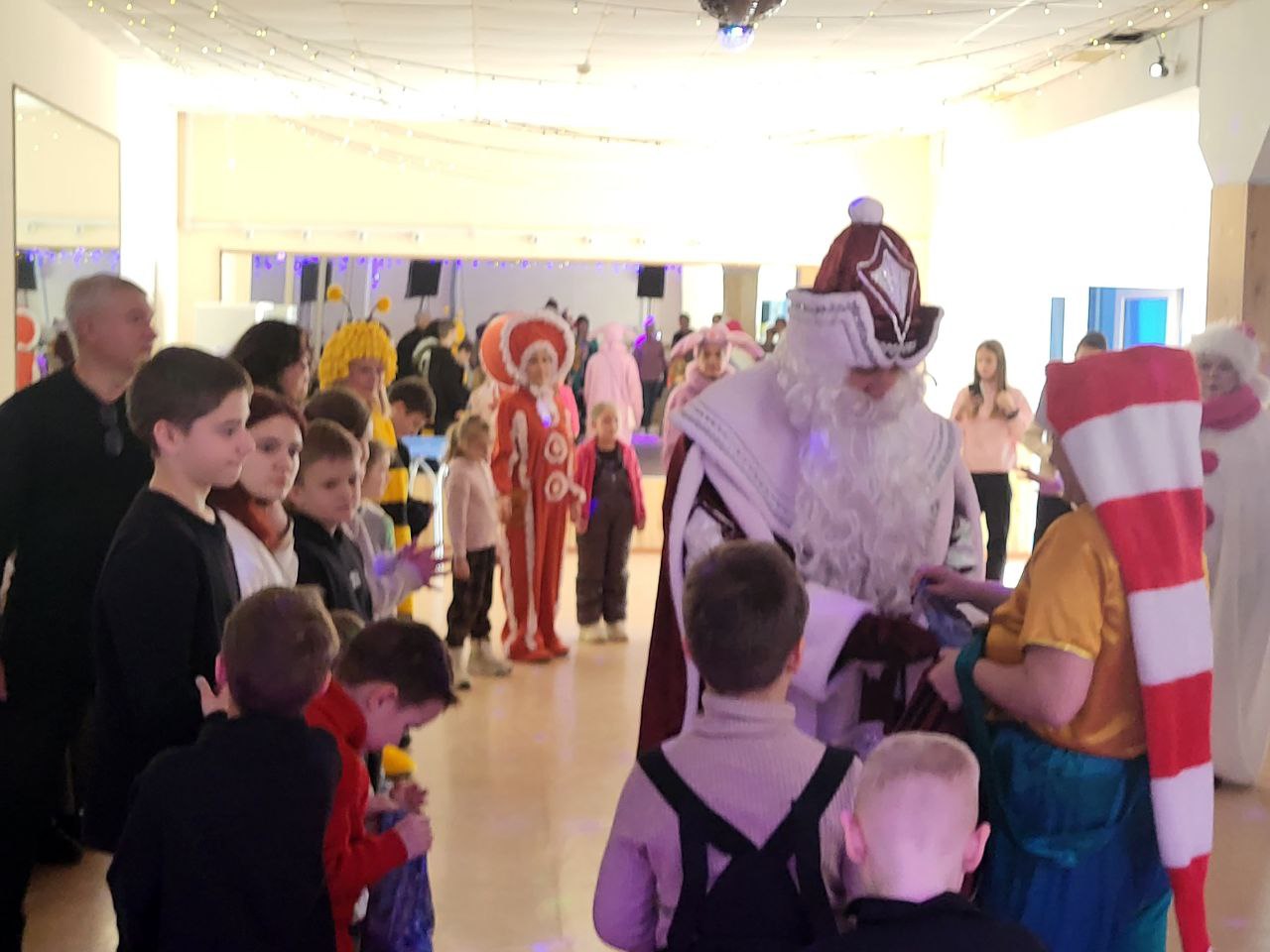 Новогодний квест для детей от ДК химиков и движения «Матери России»